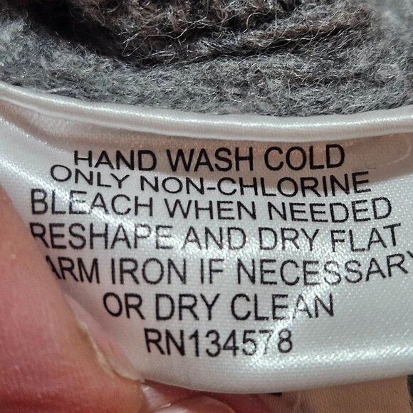 VTG Vineyard Vines Gray Cable Knit Lambs wool & Nylon Sweater With Button Collar - Picture 9 of 14